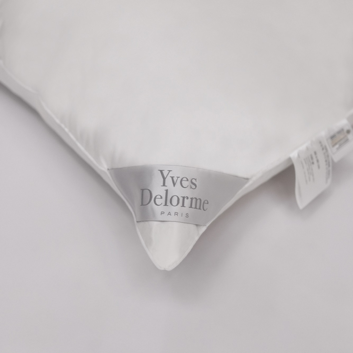 подушка Yves Delorme Basics Strong 3-камерная - купить в магазине Yves Delorme Russia