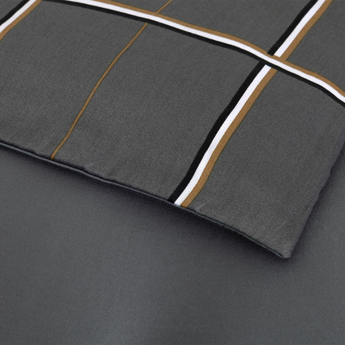 комплект постельного белья Hugo Boss Check - купить в магазине Yves Delorme Russia