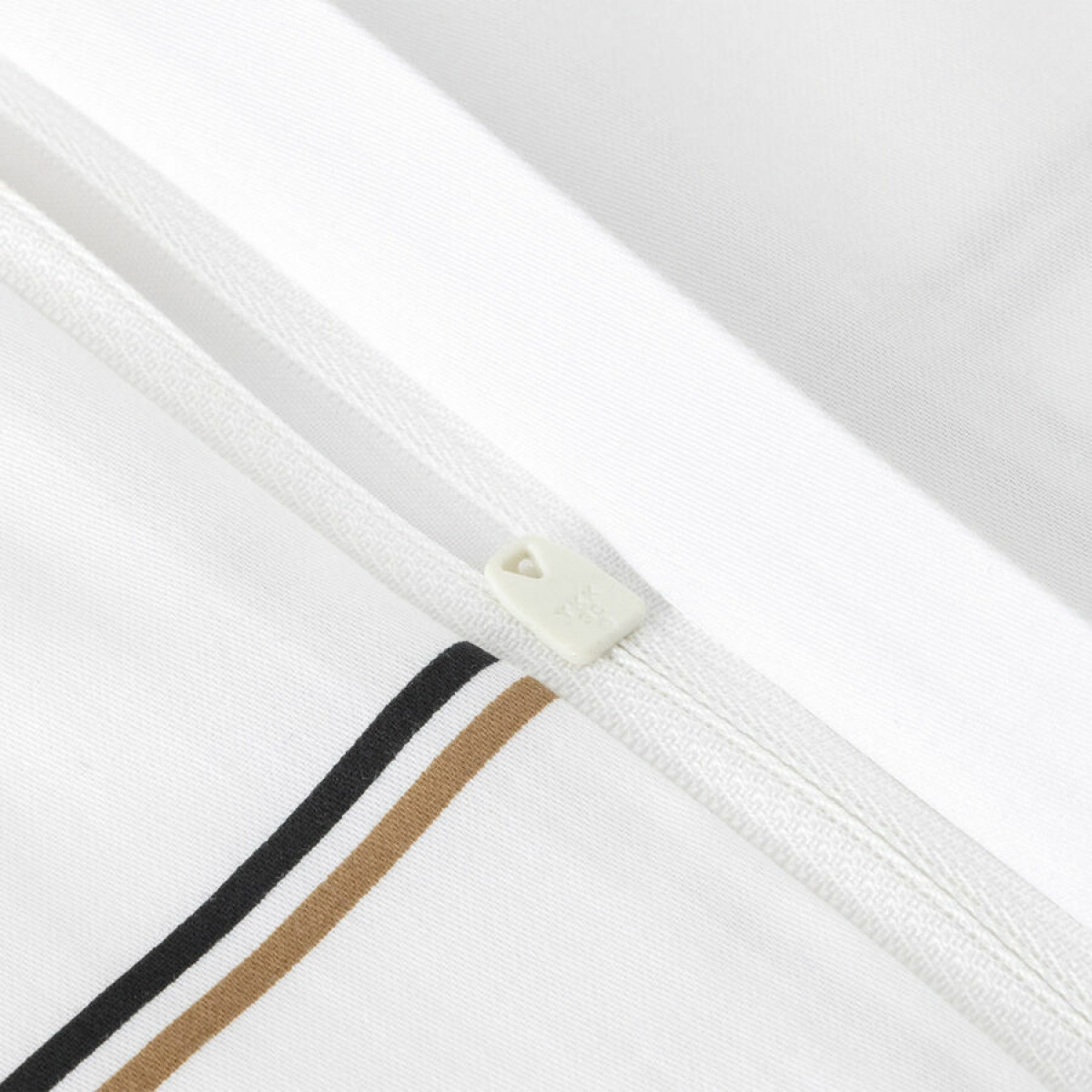 комплект постельного белья Hugo Boss Check - купить в магазине Yves Delorme Russia