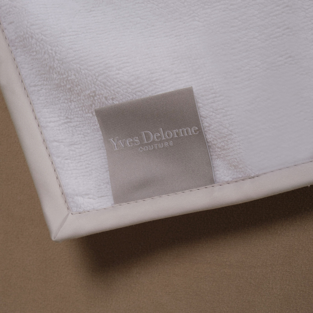 полотенце Yves Delorme Couture Alto - купить в магазине Yves Delorme Russia