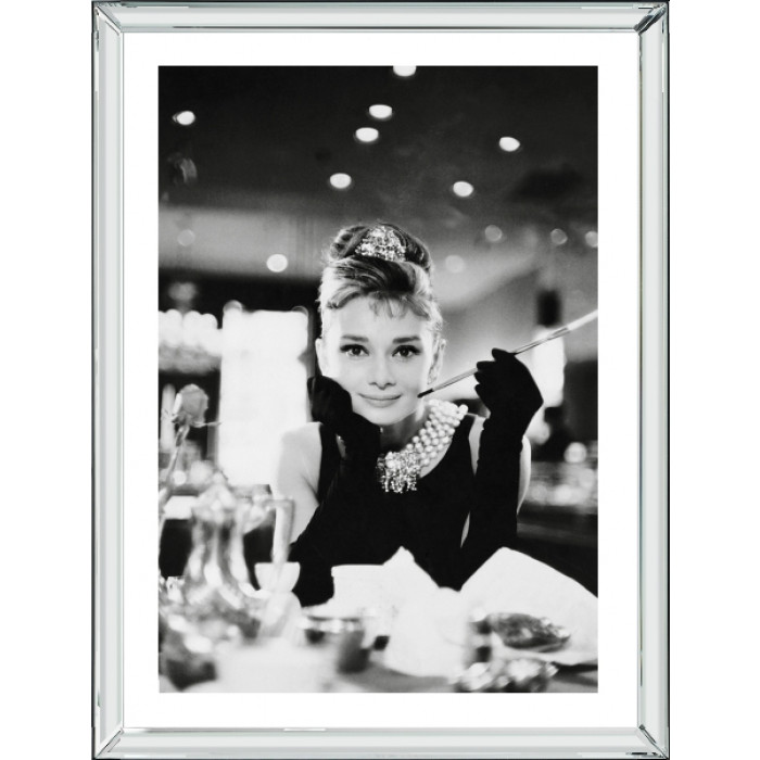 фото в раме Brookpace  Audrey Hepburn - купить в магазине Yves Delorme Russia