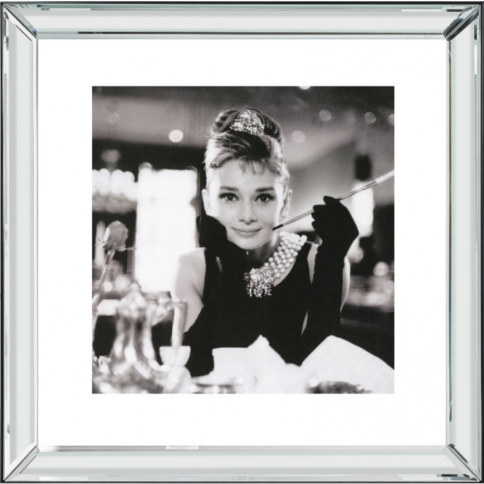 фото в раме Brookpace  Audrey Hepburn 3 - купить в магазине Yves Delorme Russia