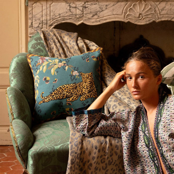 подушка декоративная Yves Delorme Орхидия (Orchidia) - купить в магазине Yves Delorme Russia